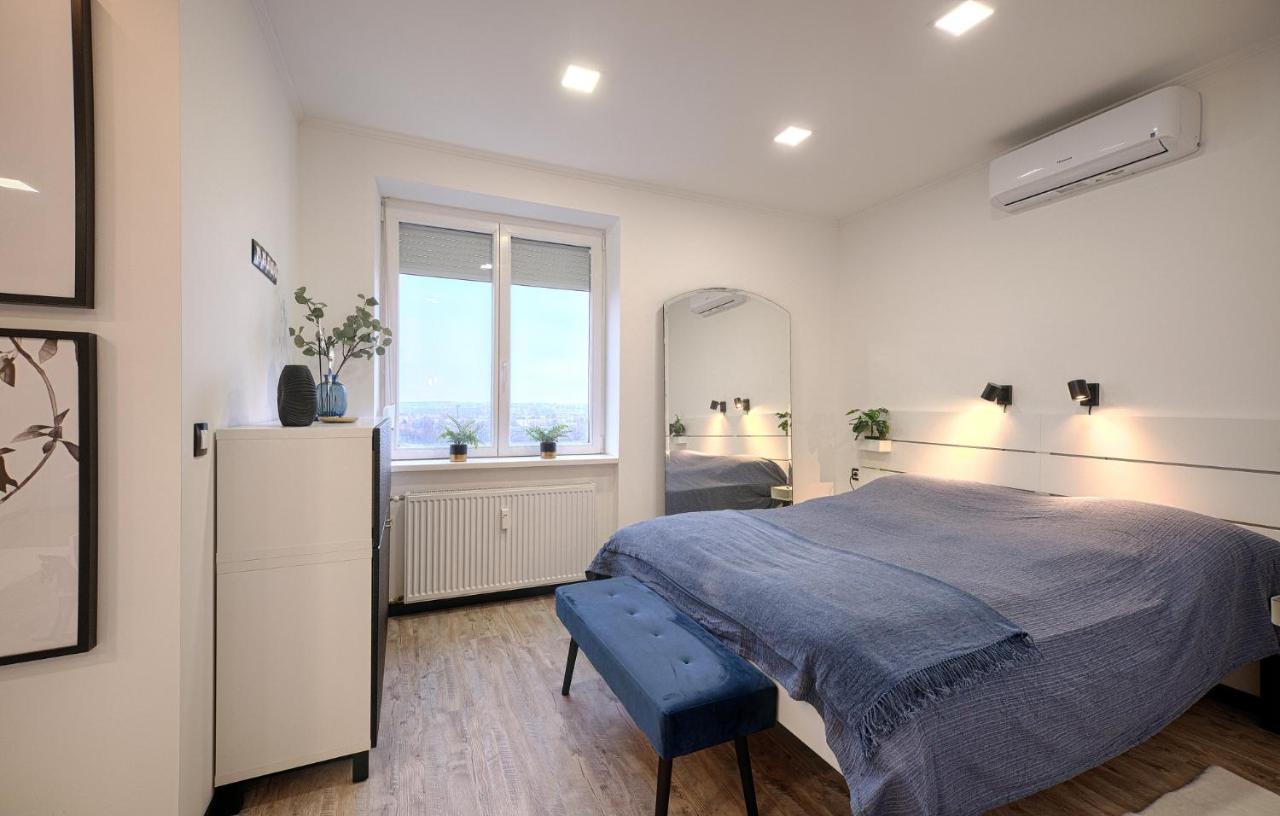 Monos Apartman Tatabanya Exterior photo