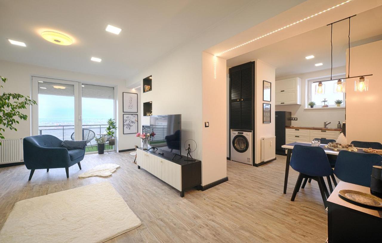 Monos Apartman Tatabanya Exterior photo